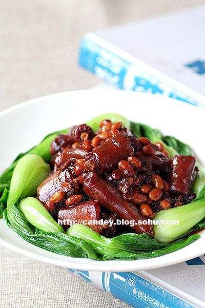 黄豆焖猪尾的做法
