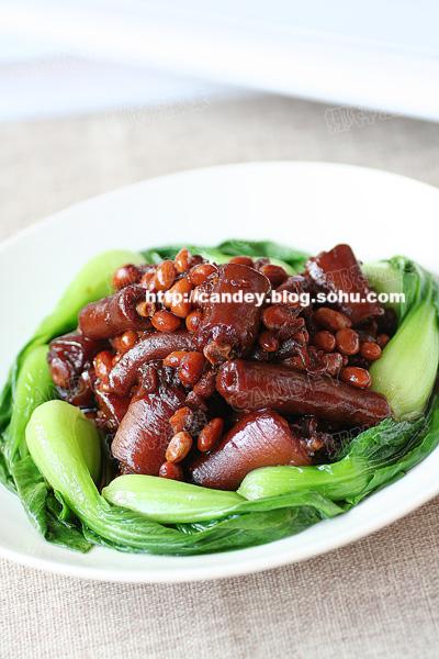 黄豆焖猪尾的做法