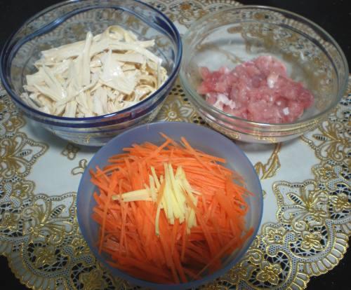 胡萝卜炒腐竹的做法