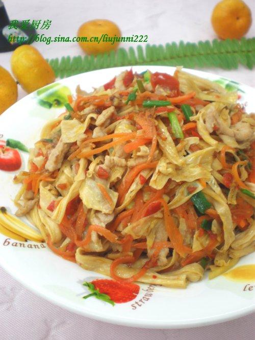 胡萝卜炒腐竹的做法