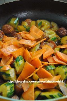 黄瓜烧虎皮蛋的做法