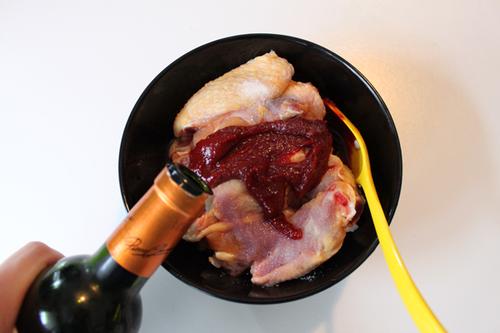 红酒奥尔良烤翅的做法