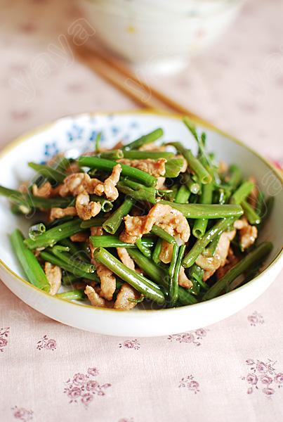 腐乳肉丝炒空心菜梗的做法