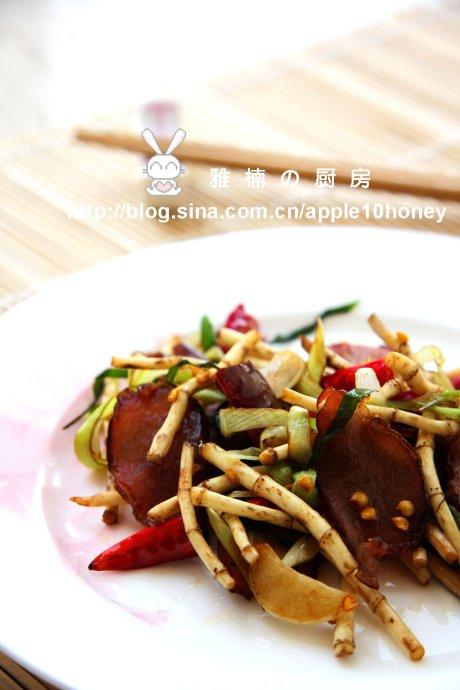 折耳根炒腊肉的做法