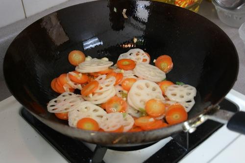 清炒藕片的做法