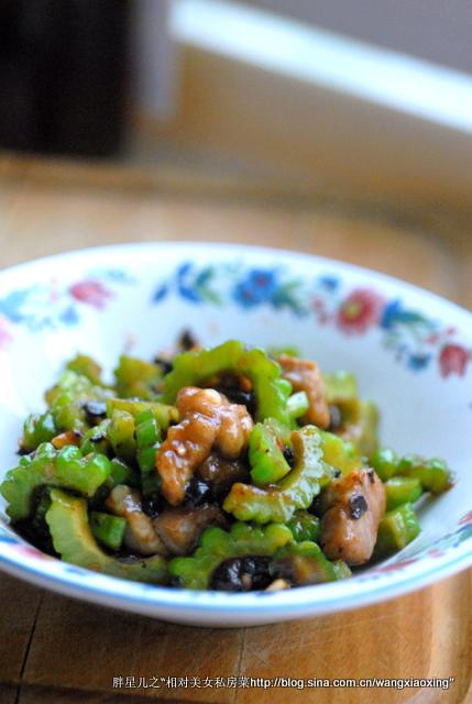 苦瓜生炒小排骨的做法