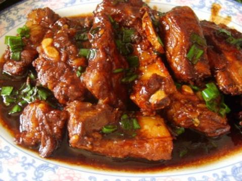 葱花排骨的做法