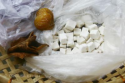 猪横脷猪小肚煲黑芝麻的做法