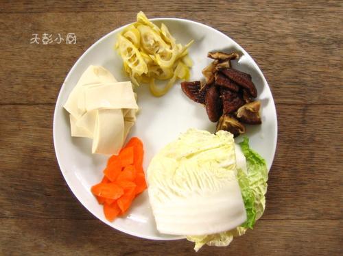 田园鸡骨汤的做法