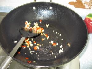 鸭血炒香芹的做法