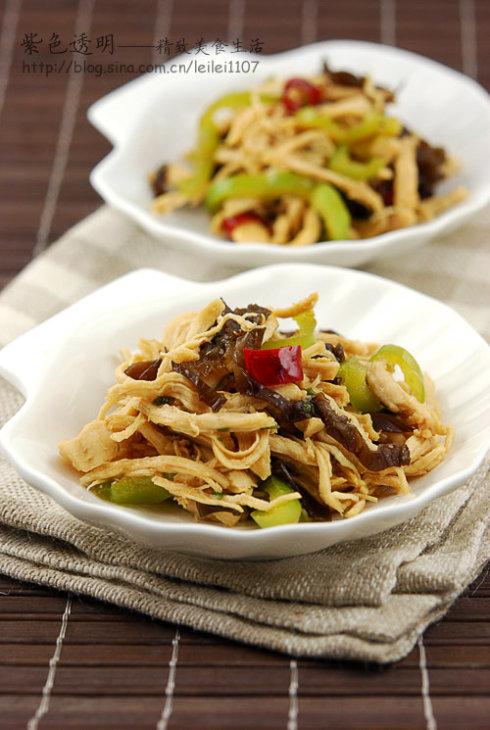 木耳双椒炒手撕鸡丝的做法