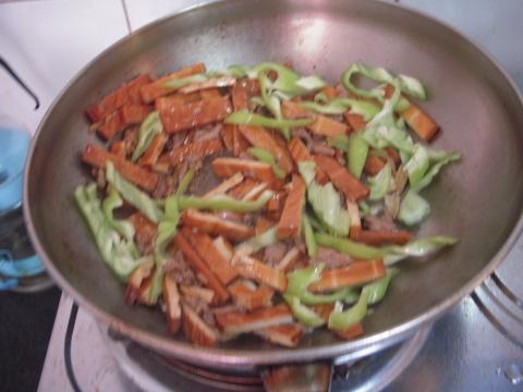 肉炒豆干的做法