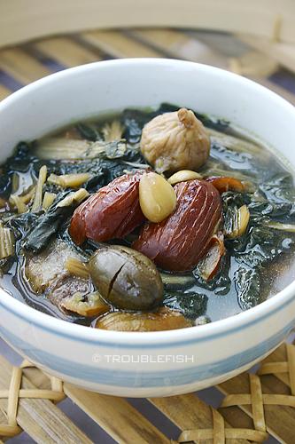 白菜干无花果猪脚汤的做法