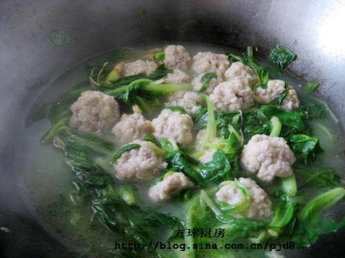小白菜肉丸汤的做法