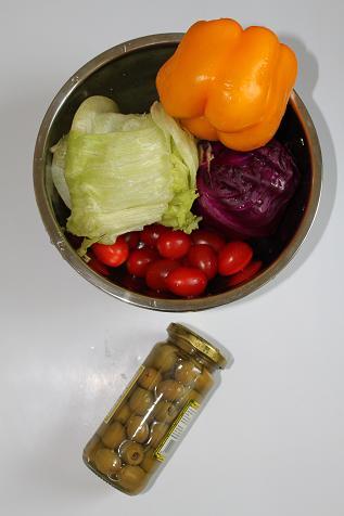 青橄榄蔬菜沙拉的做法