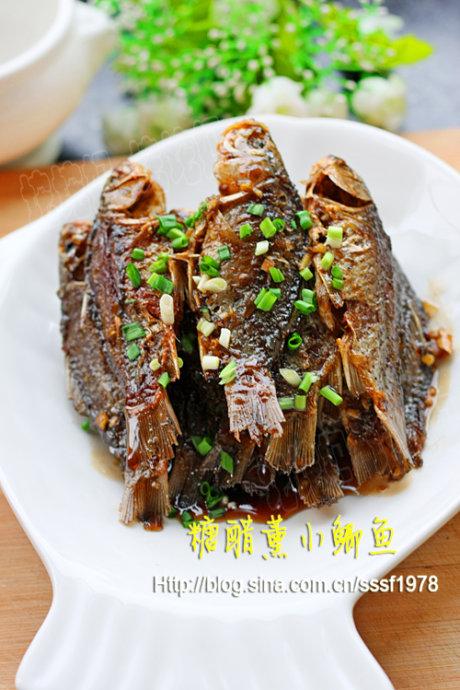 糖醋薰小鲫鱼的做法