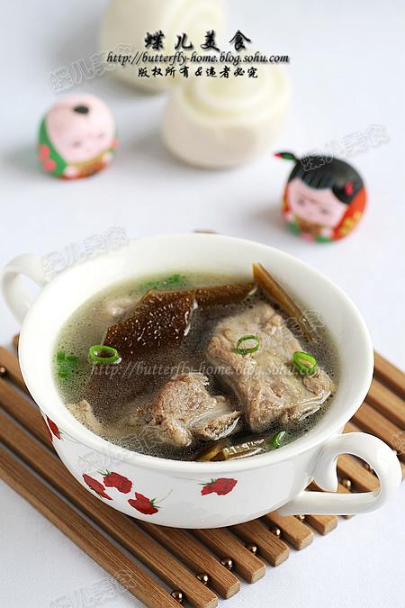 野生海带排骨汤的做法