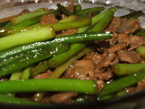 蒜苗五花肉的做法