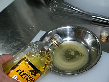 ���ѻƹ�ɫ��������