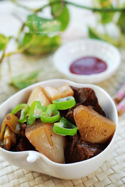 砂锅牛腩的做法