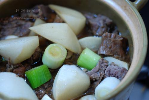 砂锅牛腩的做法