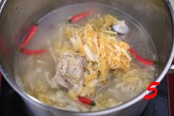 酸菜大骨头汤的做法