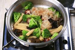 家常简约版鼎湖上素的做法