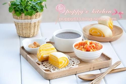 双色馒头+西红柿炒鸡蛋+小米黑芝麻糊+腐乳的做法