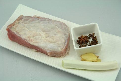 沙茶牛腩煲的做法