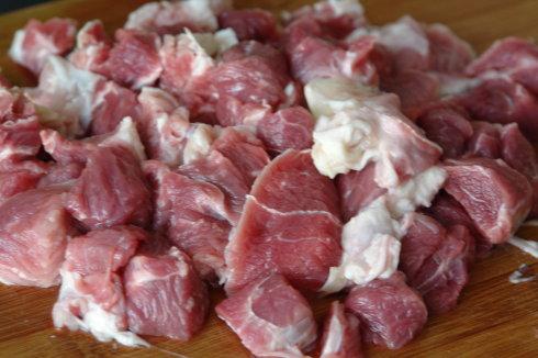 沙茶牛腩煲的做法