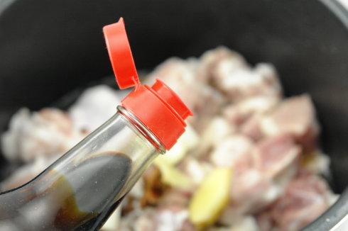 沙茶牛腩煲的做法