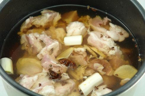 沙茶牛腩煲的做法