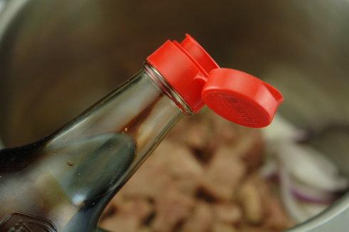 沙茶牛腩煲的做法