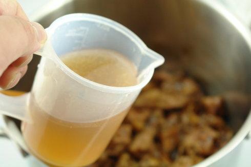 沙茶牛腩煲的做法