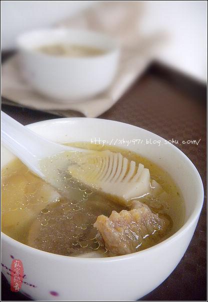 冬笋番鸭汤的做法