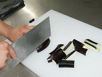 纳豆煮茄子配干煎松茸的做法