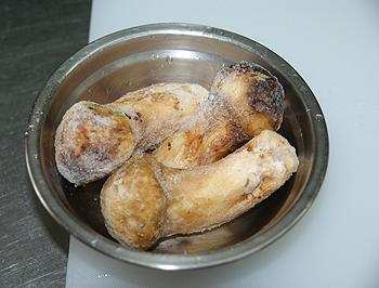 纳豆煮茄子配干煎松茸的做法