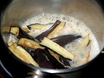 纳豆煮茄子配干煎松茸的做法