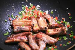 蒜香排骨的做法