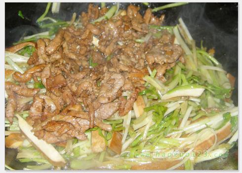 水芹香干炒肉丝的做法