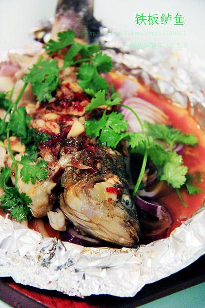 铁板鲈鱼的做法