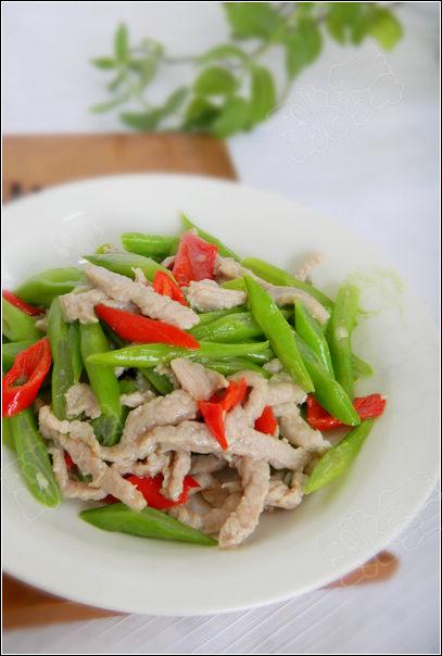 豆荚炒肉丝的做法