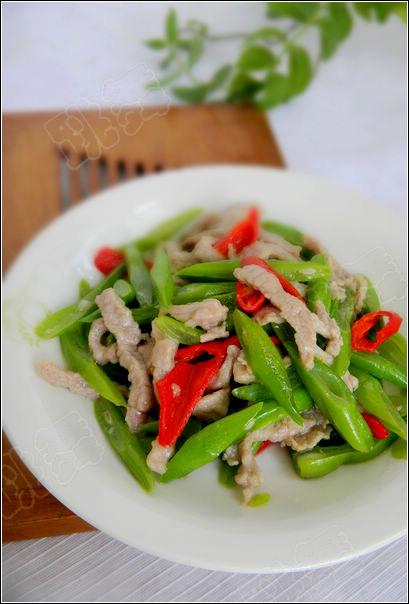 豆荚炒肉丝的做法