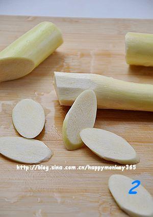 酸腌菜炒茭白的做法