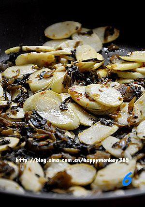 酸腌菜炒茭白的做法