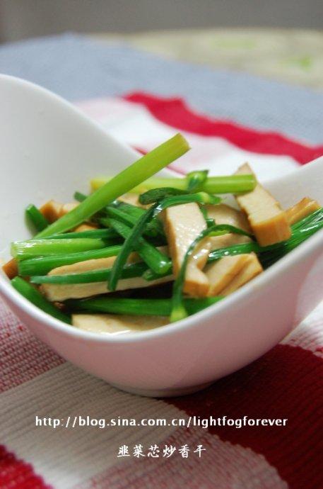 韭菜芯炒香干的做法