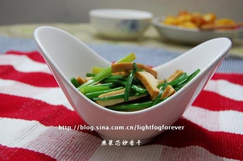 韭菜芯炒香干的做法