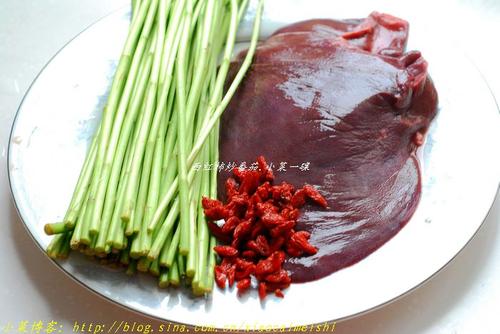 芦蒿枸杞炒猪肝的做法