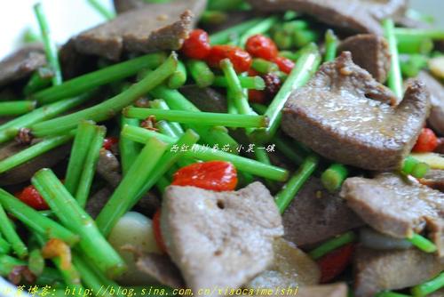 芦蒿枸杞炒猪肝的做法