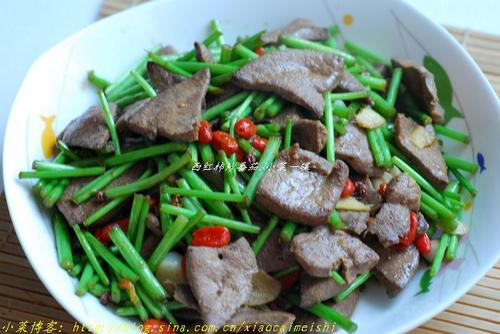 芦蒿枸杞炒猪肝的做法